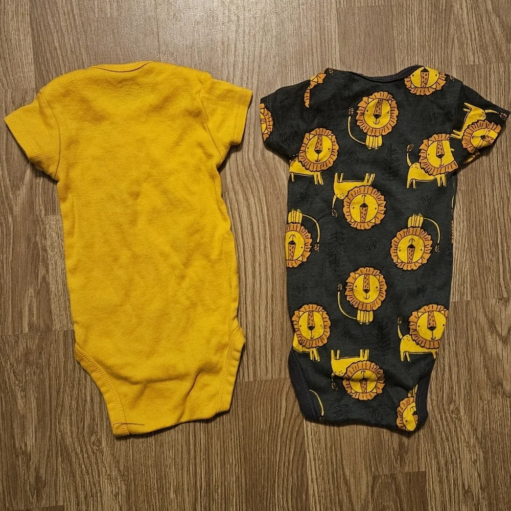 Mighty Cute Lion Print Kids One Pieces Size 6 to 9 Months